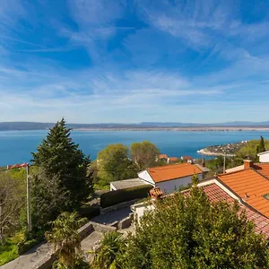 https://apartman-ivka-dramalj.primorje-gorskikotar.com